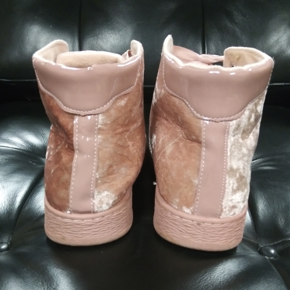 Rouge | SALE🎈Trendy Velvet H/T Sneakers Pink - Picture 7 of 9